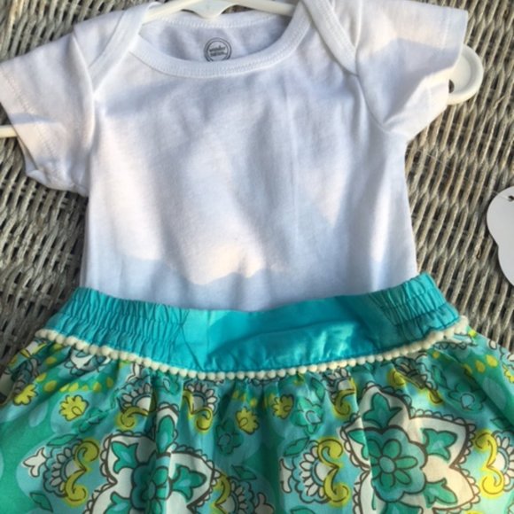 Adorable, NWOT,100% Cotton, Turquoise, Green, & White, Flower Skirt, 3m - Picture 2 of 9
